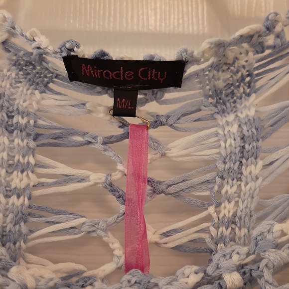 Miracle City top - M/L - NWT - blue/white - Picture 3 of 6
